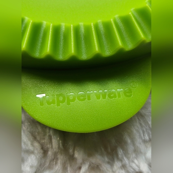 Tupperware Mini Pastry Press, Pie, 2 Pack, Lime Green, Star, NWT - Picture 10 of 11